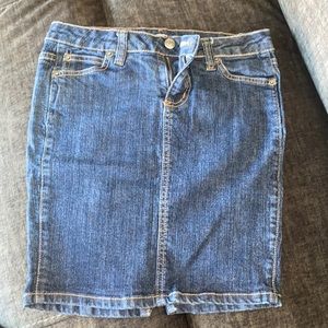 Jean skirt with real pockets in the front and back